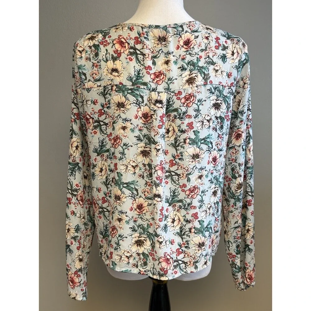 Forever 21 Floral Lightweight Blouse Size L Keyhole Neck - Picture 4 of 6